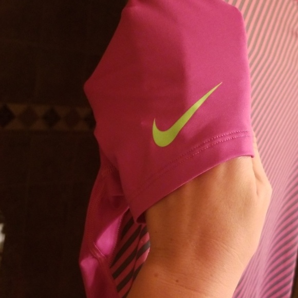 Workout shirt - Picture 3 of 3